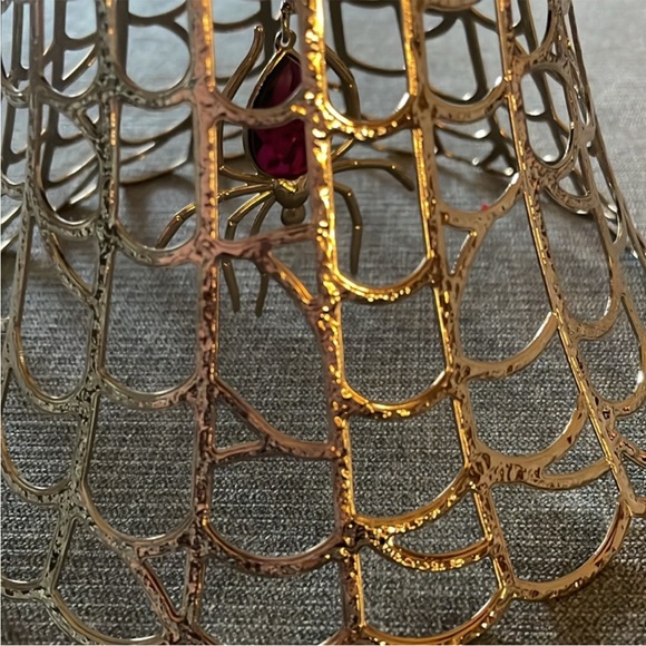 Bath & Body Works Spider Single Wick
Candle Holder Halloween - Picture 6 of 6